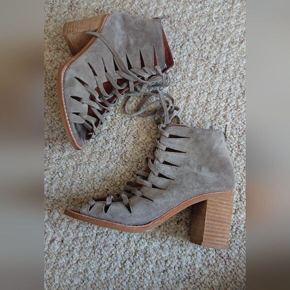 Jeffrey Campbell gray Luxe suede Corwin Lace-Up Booties Size 7 - Picture 5 of 16